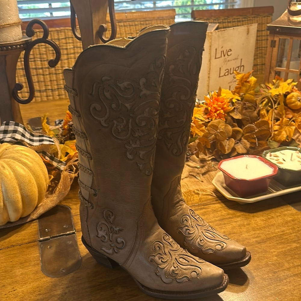 Corral beautiful braided boots. Excellent condition